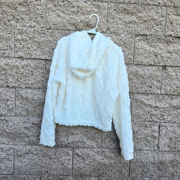 Cozy White Faux Fur Hooded Sweater - Picture 10 of 15